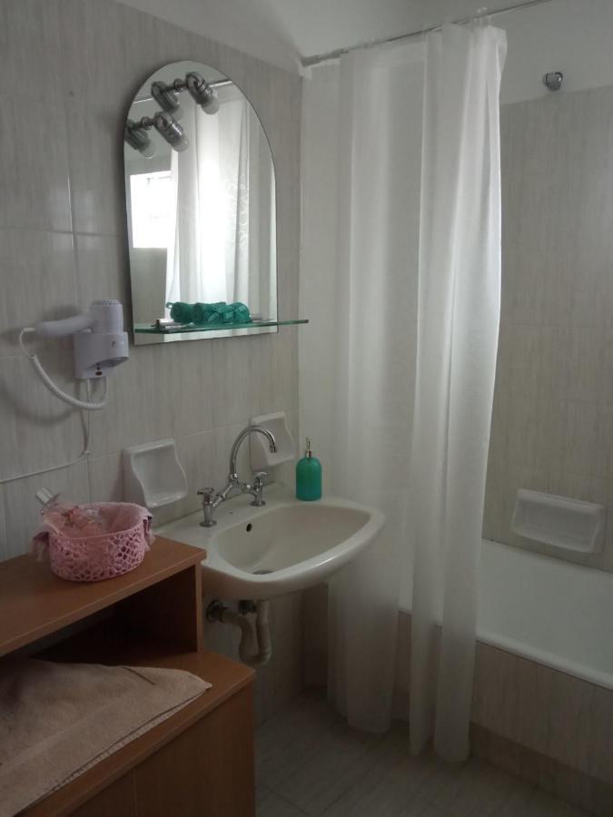 Small Town Apartment Конитса Экстерьер фото